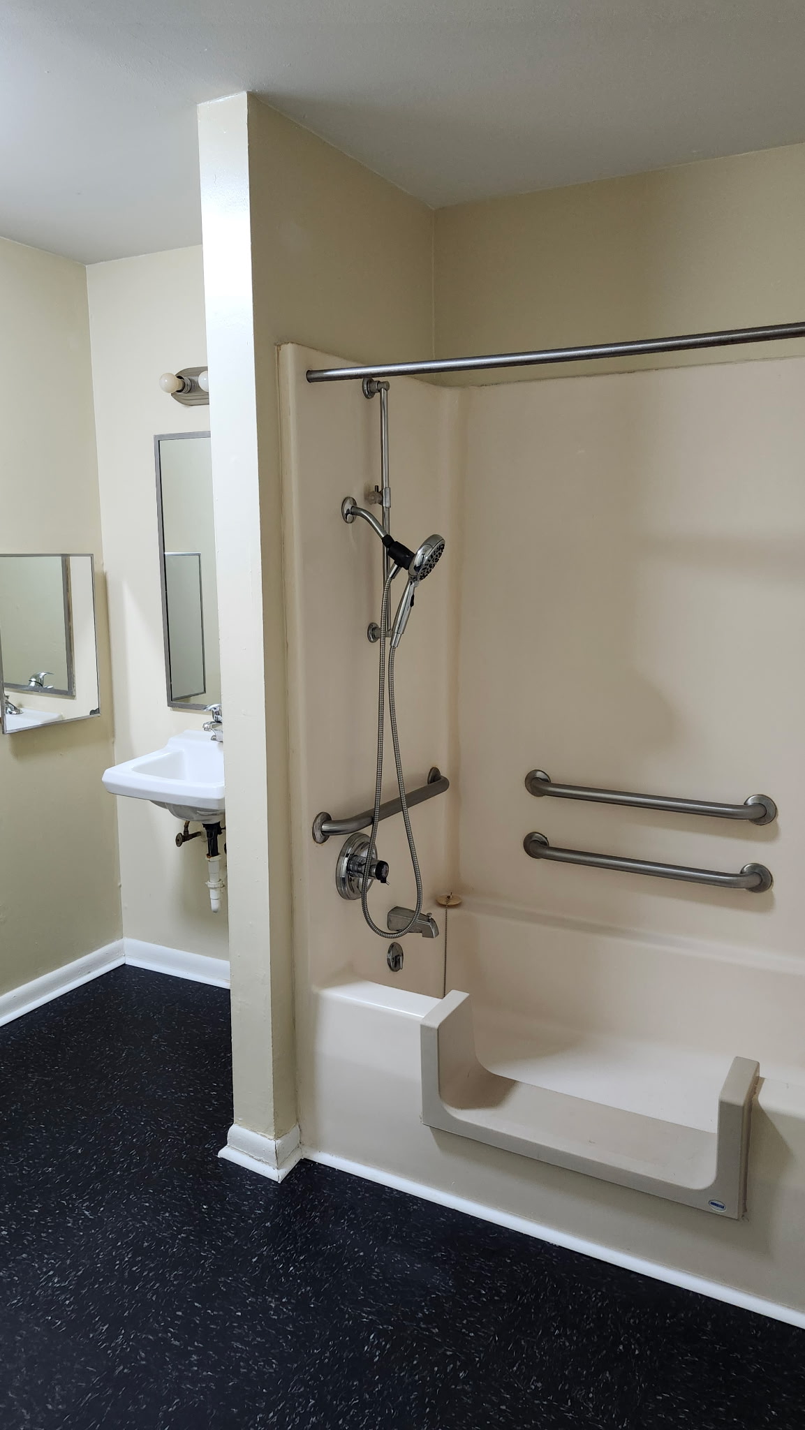 Fitts-Powell bathroom